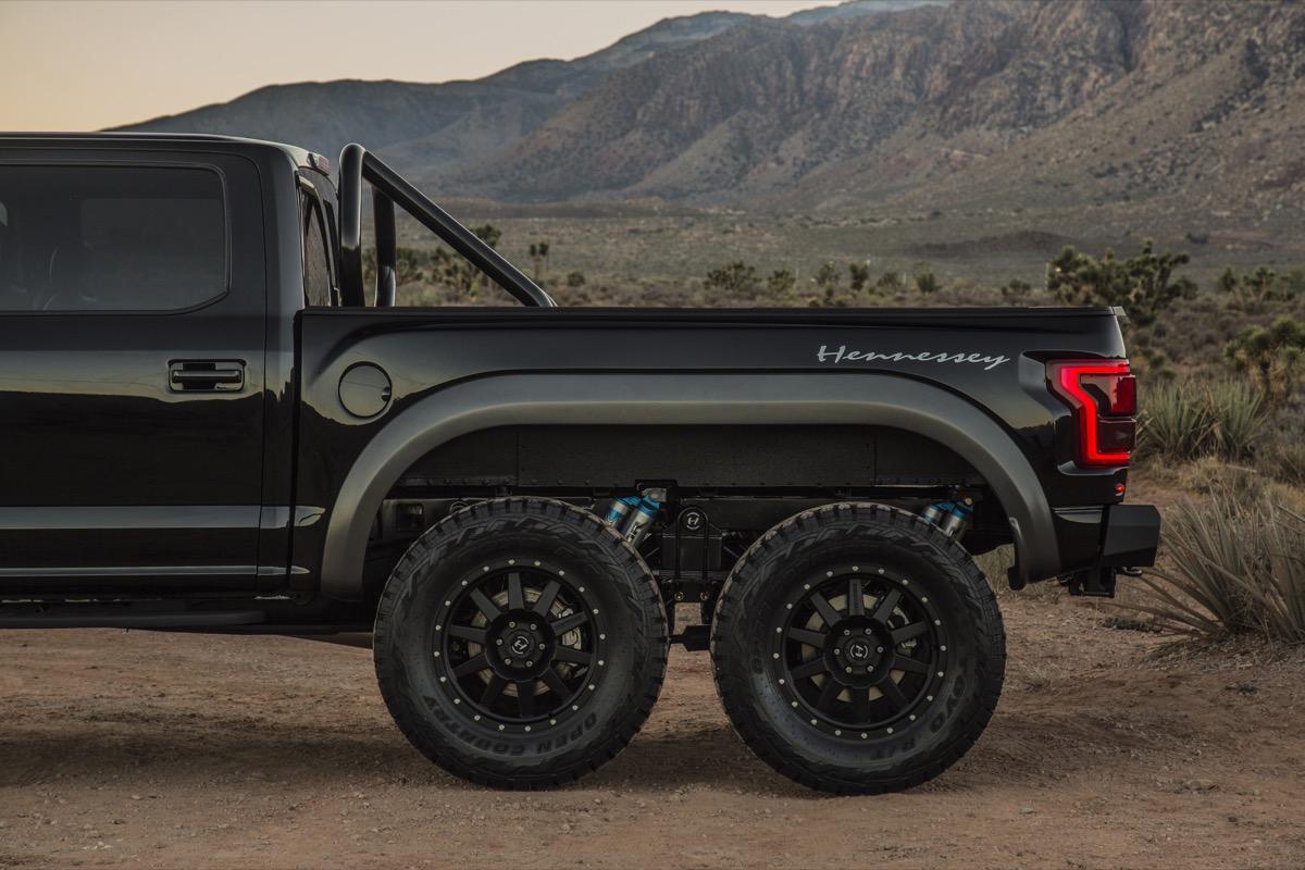  2017_6x6-hennessey-velociraptor