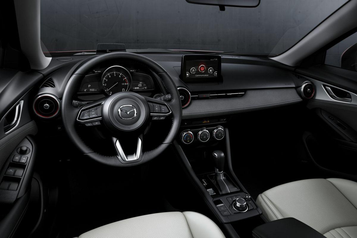 mazda-cx-3-2018-interieur