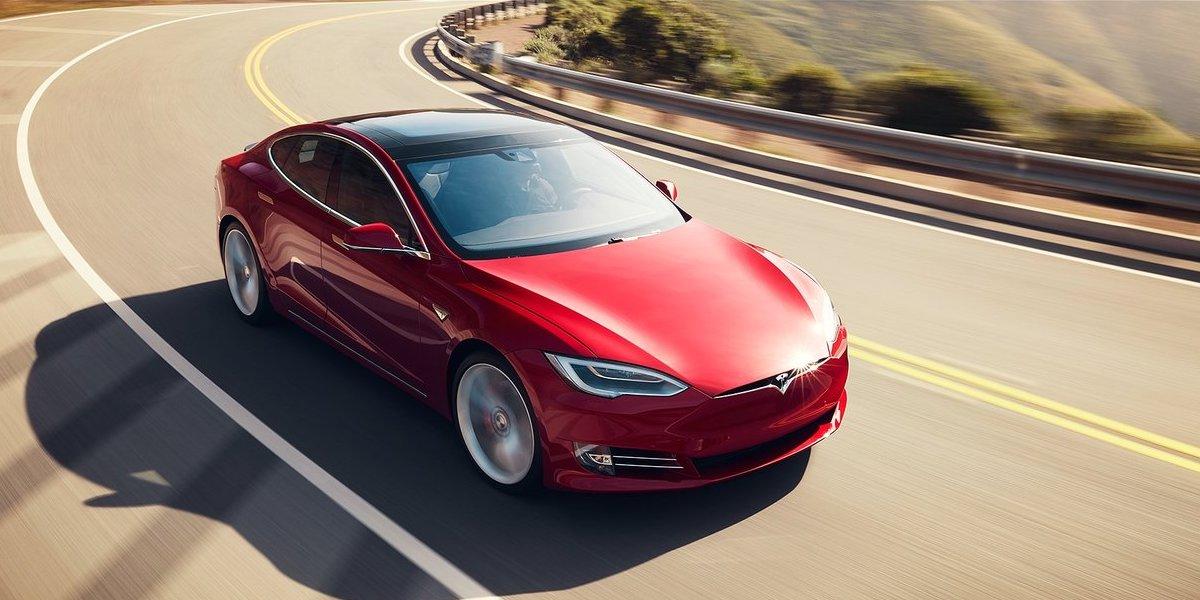 Tesla Model S 2019