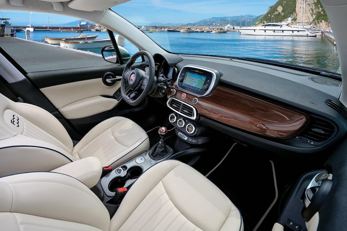 Fiat 500X yachting