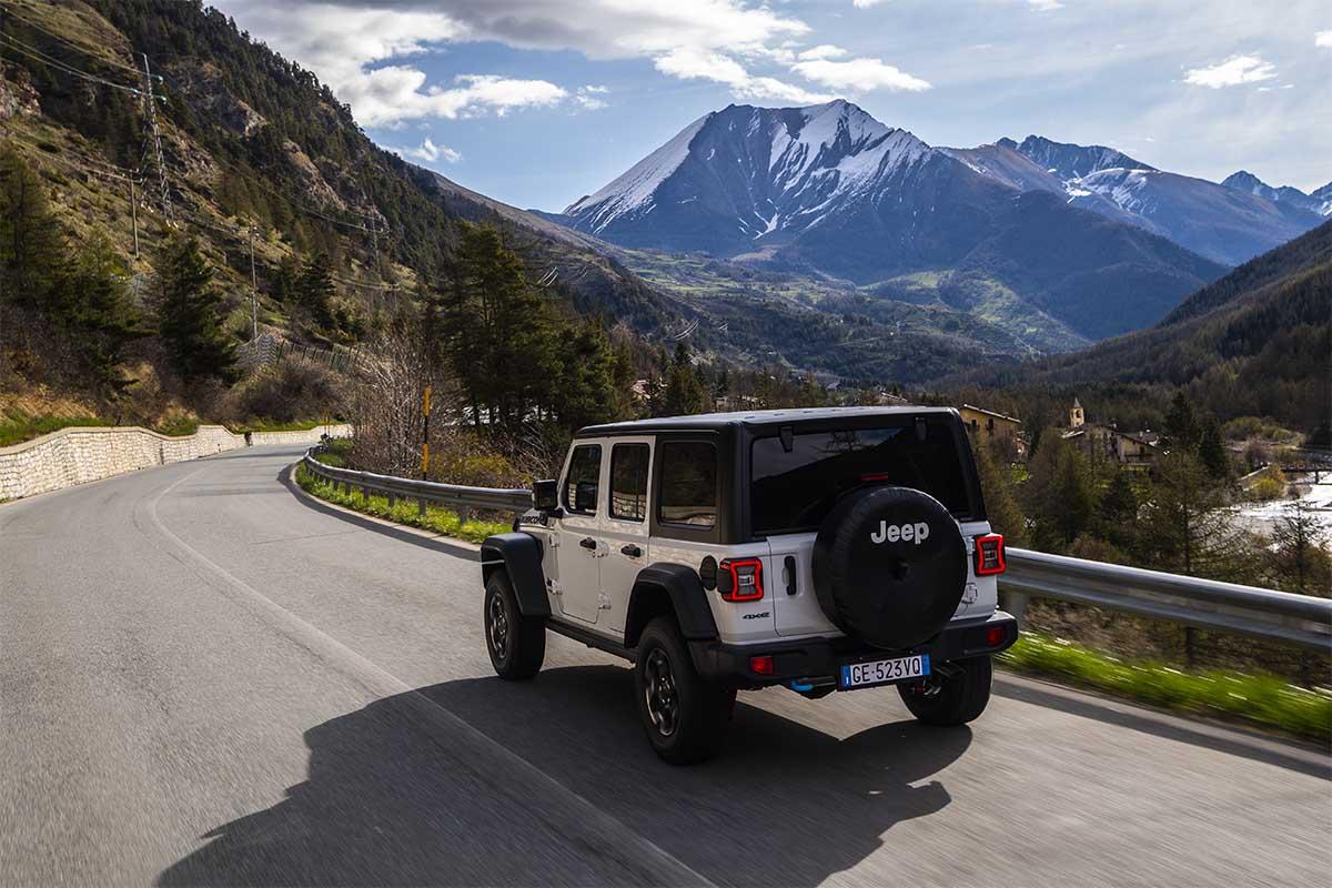 Review Jeep Wrangler Unlimited 4xe (2021)