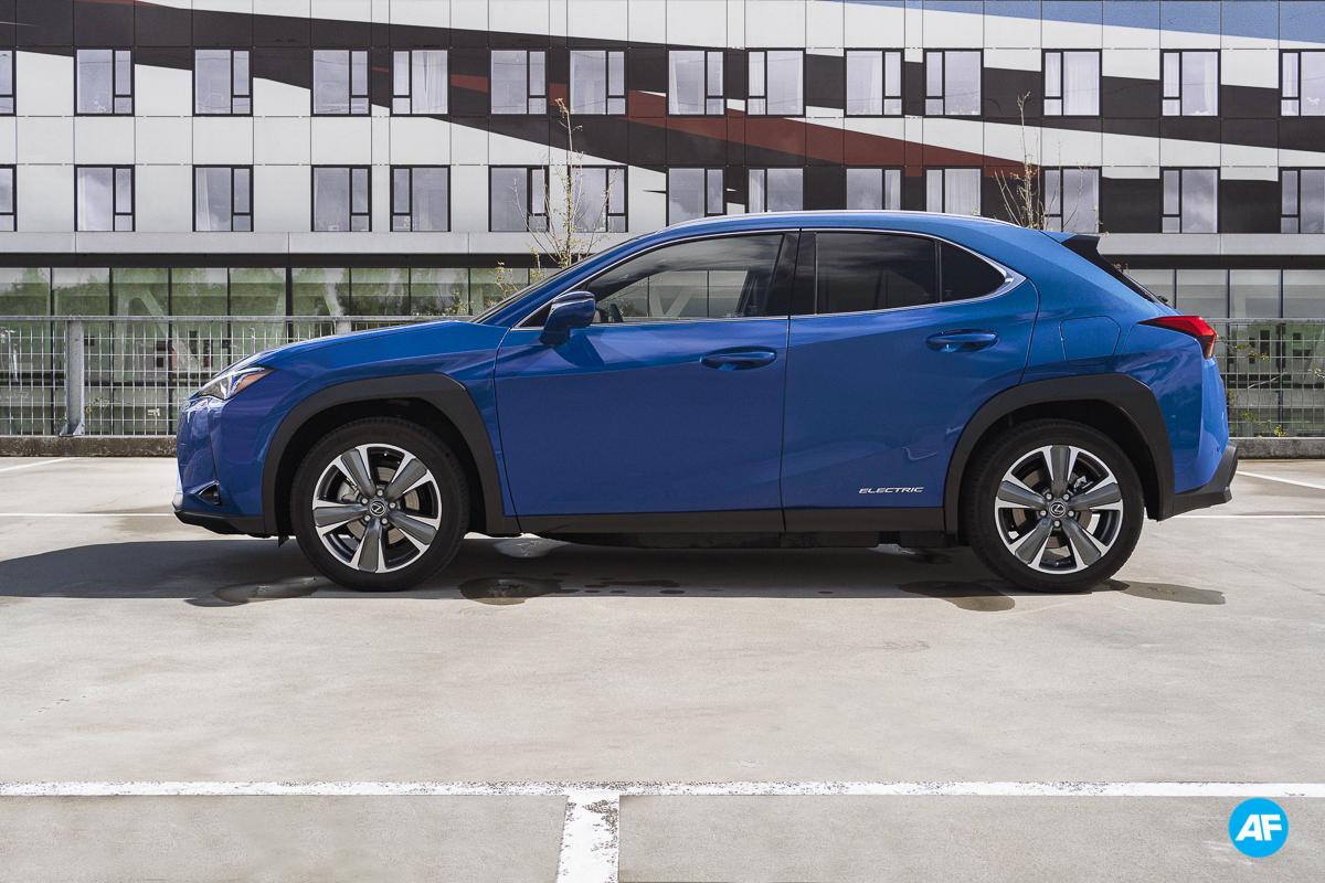 Lexus UX 300e