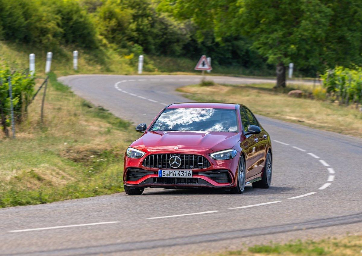 Mercedes-AMG C43 viercilinder 2022 rijtest info belgie video