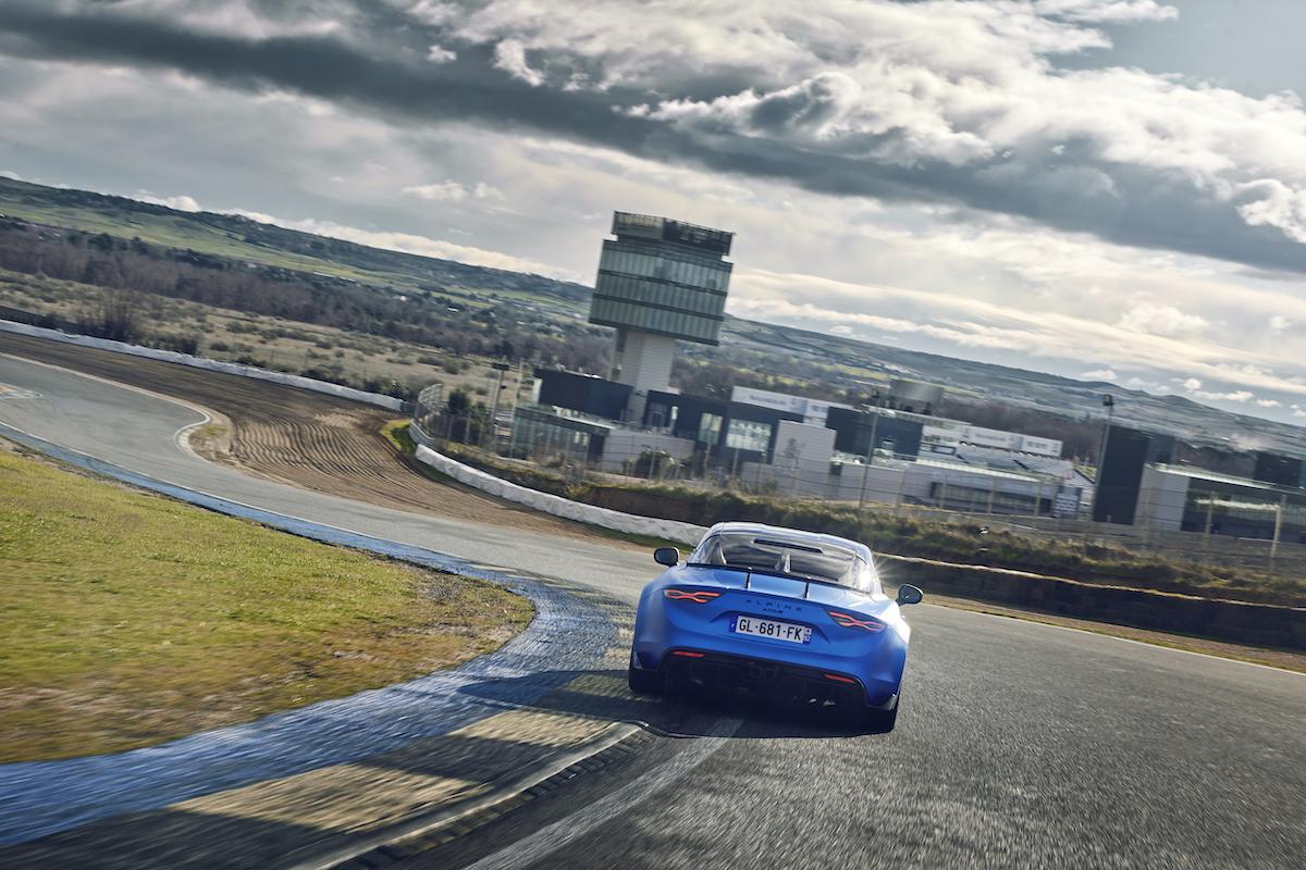 Alpine A110 R rijtest review autofans