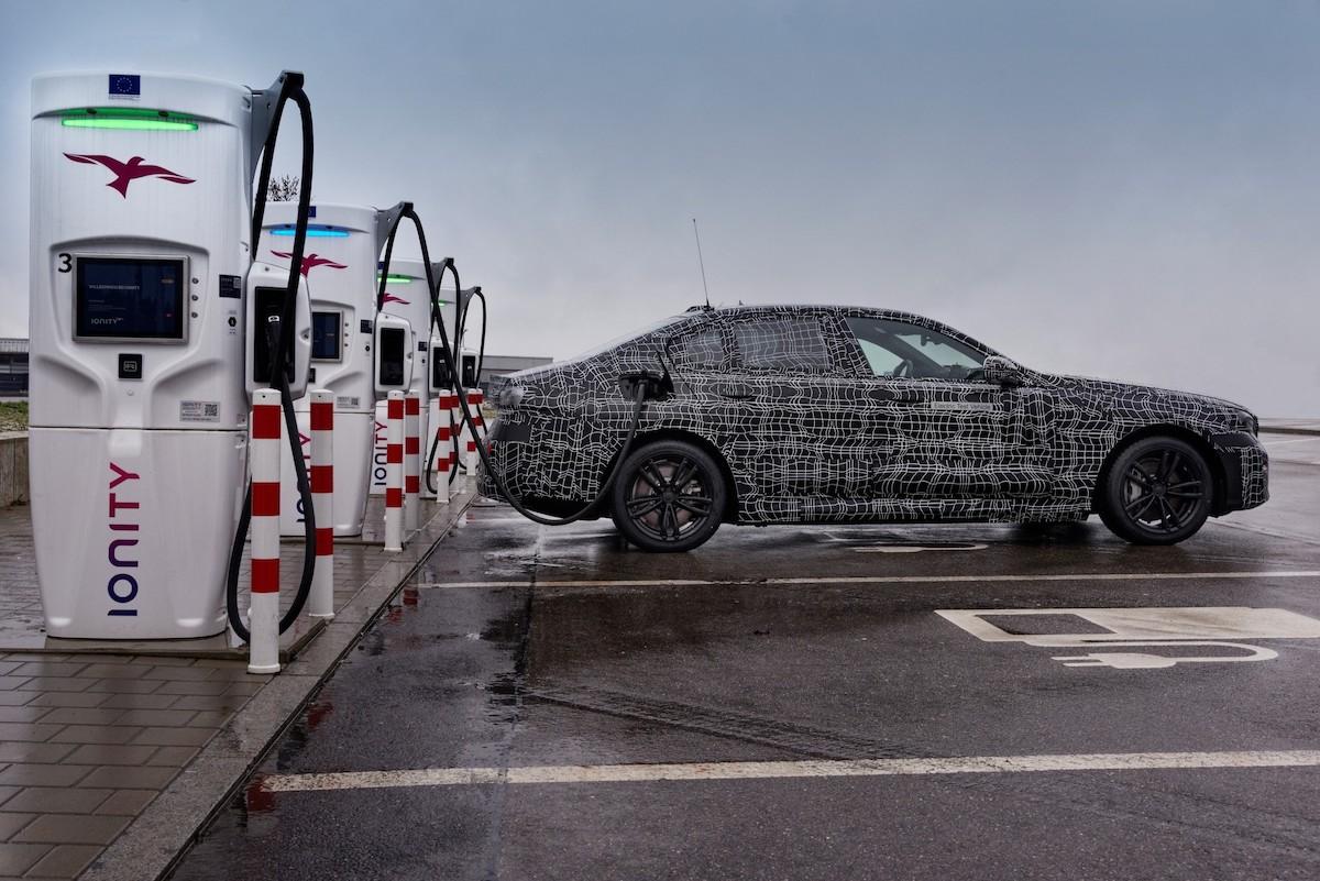 BMW i5 wintertest teaser 2023