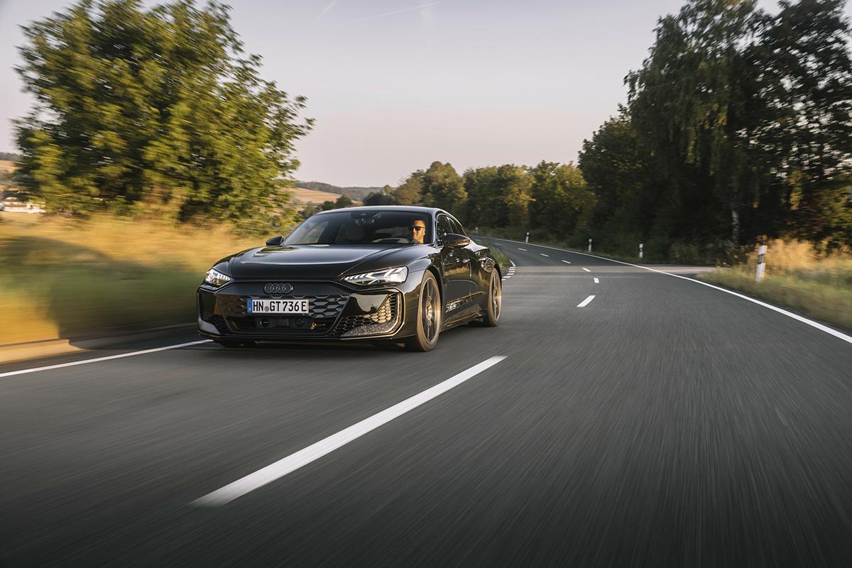 Audi RS e-tron GT Performance 2024