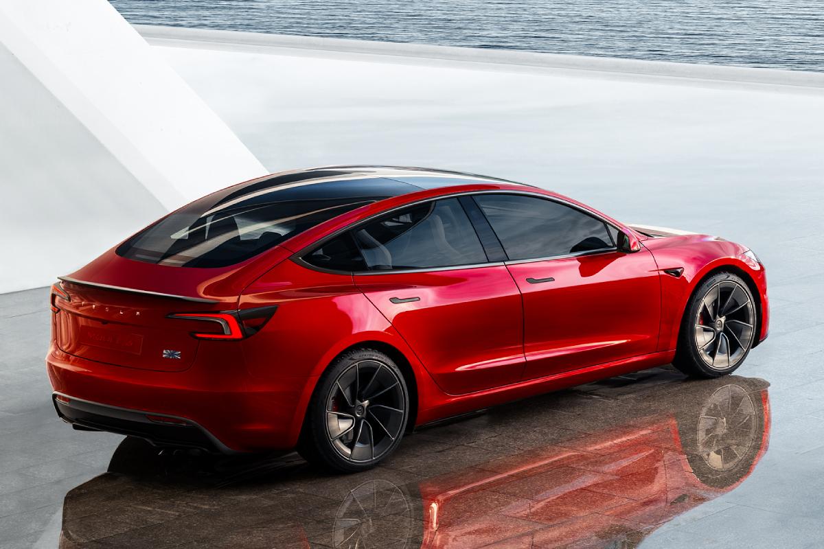 Tesla Model 3 Performance Highland facelift