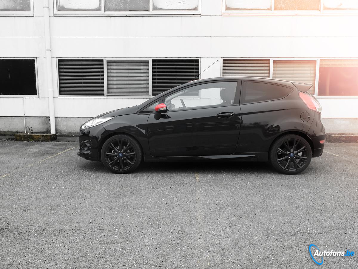 ford-fiesta-black-edition-2015