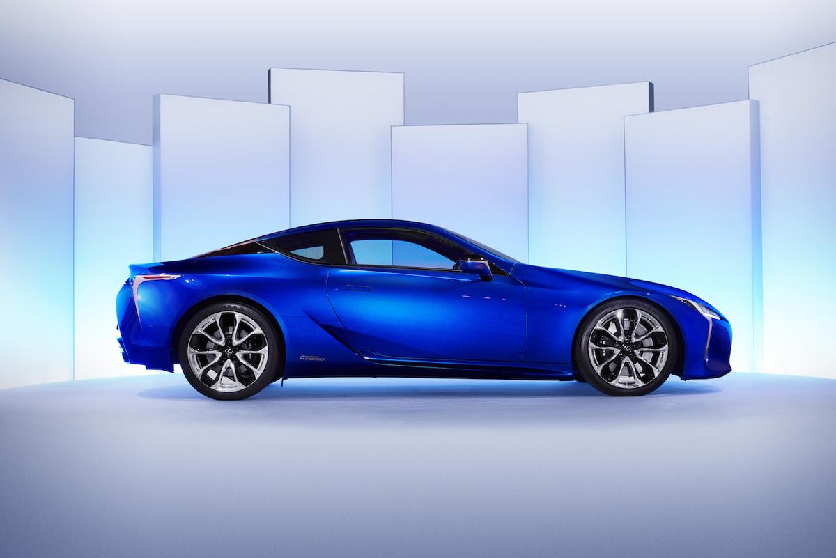 lexus-lc-500h-liveview