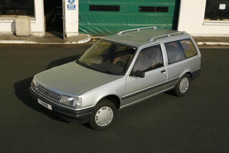 Peugeot 205 break (vergeten auto)