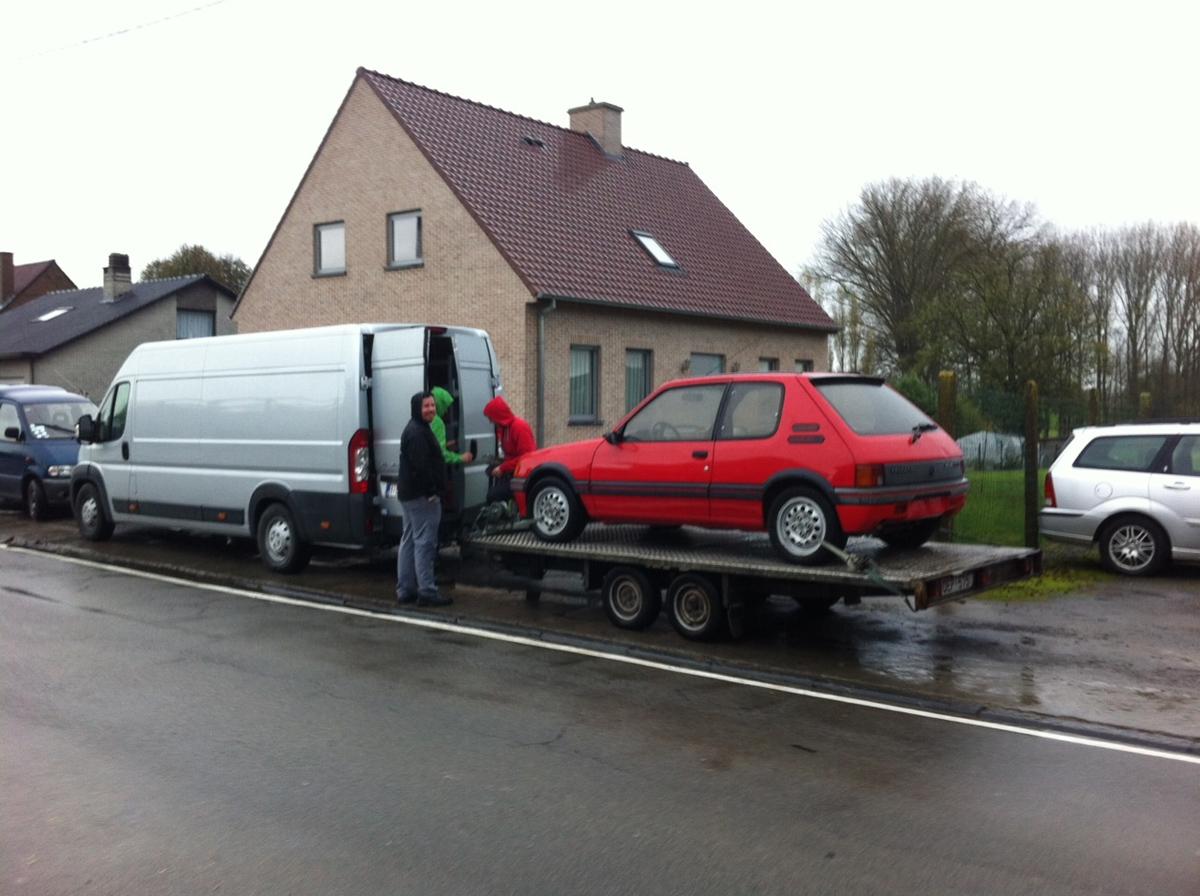 vrijdag-fandag-peugeot-205-gti