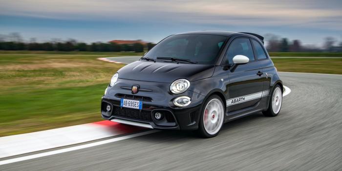 Abarth 695 Esseesse 2022