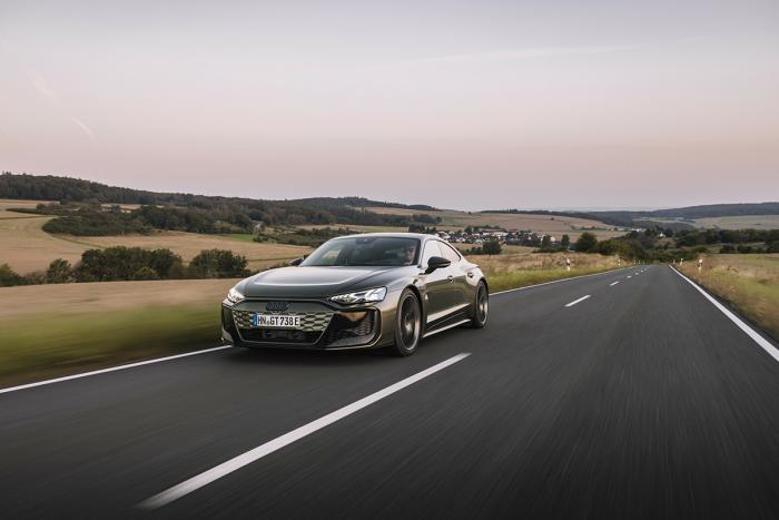 Audi RS e-tron GT Performance 2024