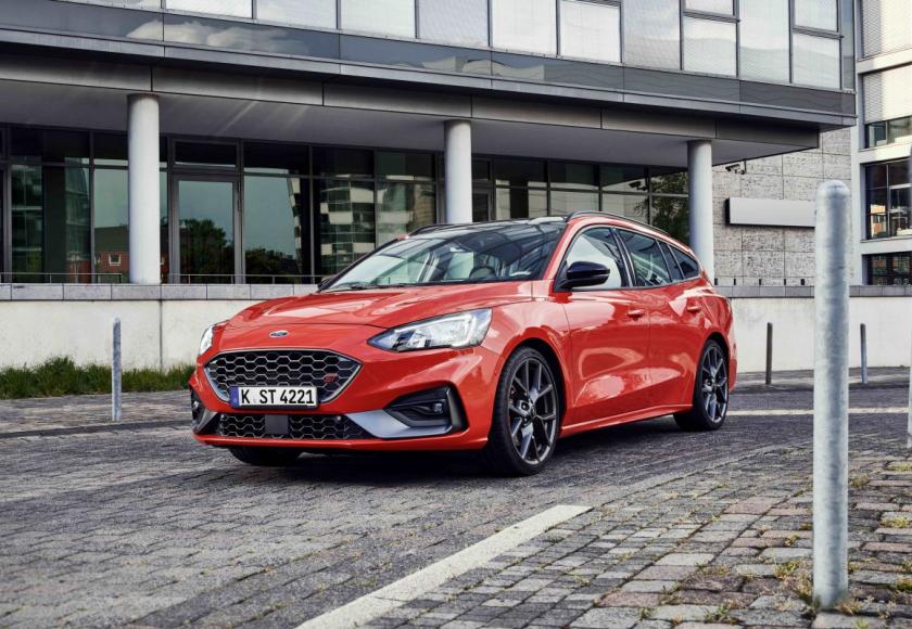 ford-focus-st-wagon-2019-official