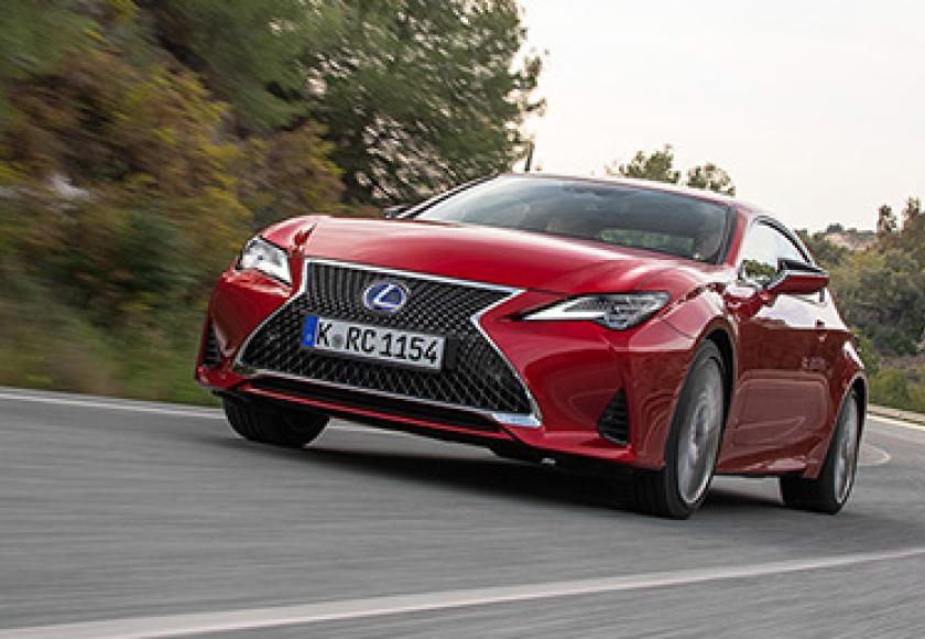 Rijtest: Lexus RC 300h (2019)