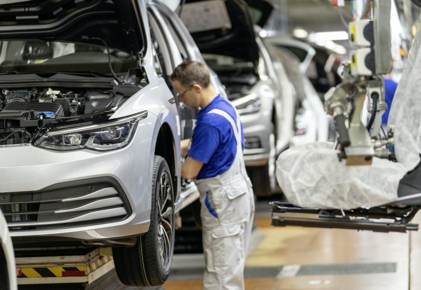 Volkswagen Golf ecall software problemen productie 2020