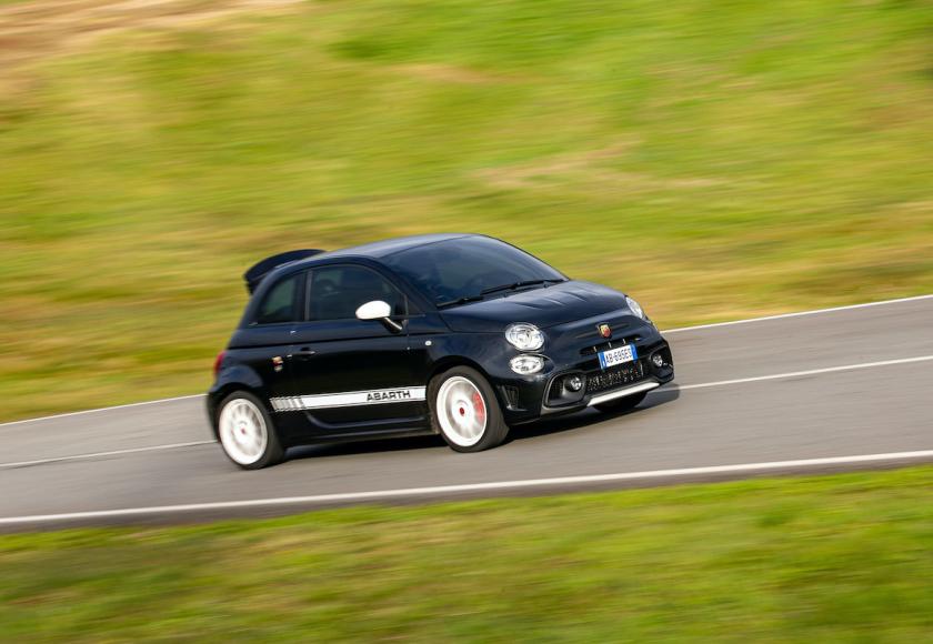 Abarth 695 Esseesse 2021