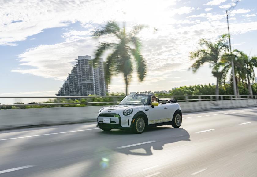 Mini Cooper SE Cabrio (2022)