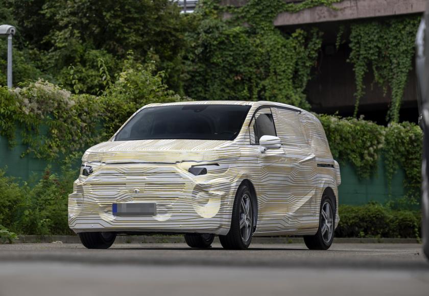 Oubliez l’ID. Buzz : le minibus électrique de Mercedes arrive