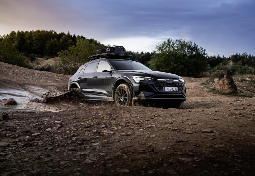 Audi Q8 e-tron Edition Dakar 2024