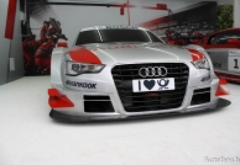 Live op de IAA 2011: Audi A5 DTM Concept