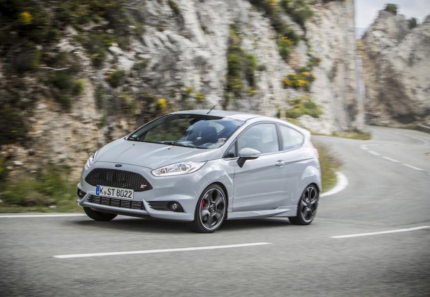 ford-fiesta-st200_01