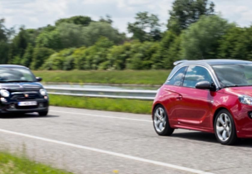 duotest-opel-adam-s-vs-abarth-595-competizione