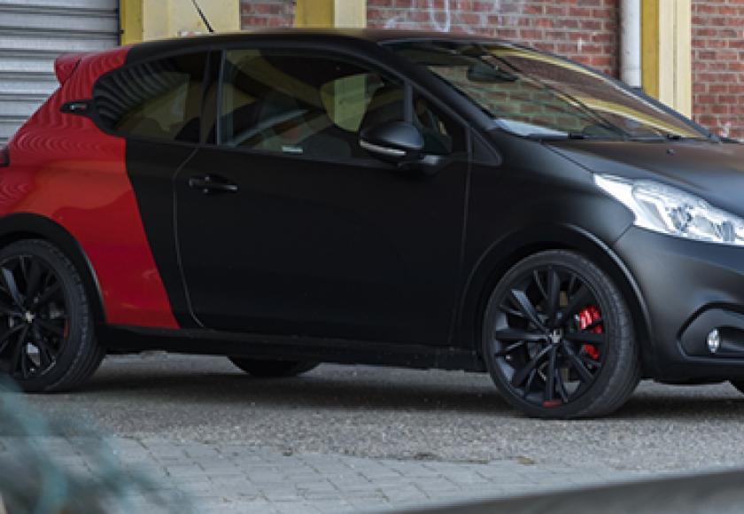 Peugeot-208-GTi-Peugeot-Sport